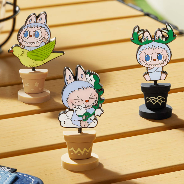 THE MONSTERS FALL IN WILD SERIES-Badge Blind Box